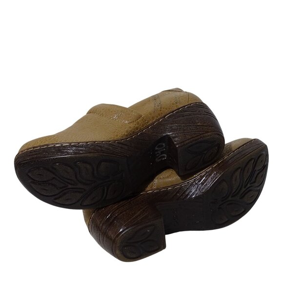 Born BOC Slip On Clogs Shoes Block Heel Women Size 7.5 Tan Faux Leather FLAW - Picture 6 of 10